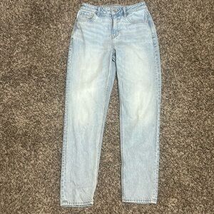 American eagle light wash jeans. Size 2